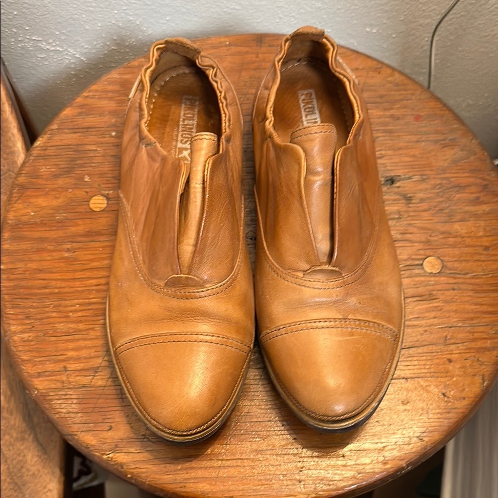 Women’s PIKOLINOS Tan Leather Shoes